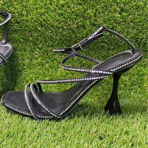 Gianni Bini tapered flare heel rhinestone strappy 8